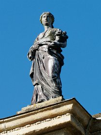 Stourhead - Statue of Pomona October 2020
