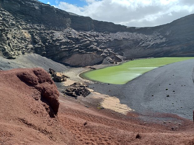 Lanzarote Including Arrecife, Timanfaya National Park, El Golfo and the vineyards of La Geria